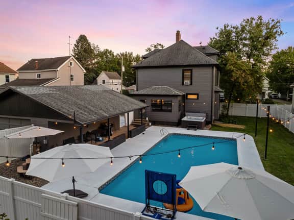 Live the Game: Pool, Cinema, Gym, Jersey Wall